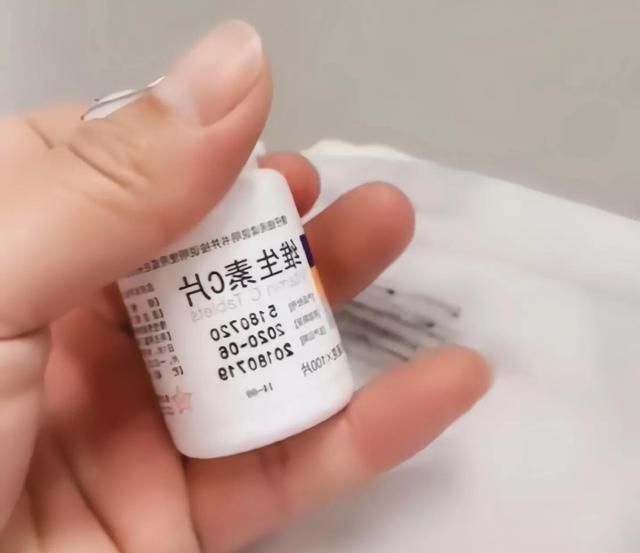 分享8个生活小妙招，衣服沾上锈迹，柠檬 食盐轻松解决