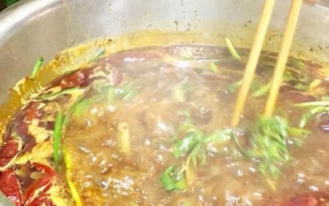 重庆火锅底料做牛肉麻辣香锅方法