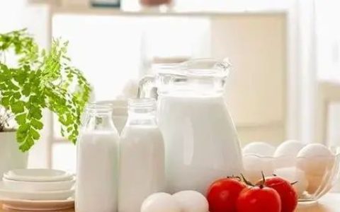 牛奶中的营养成分及其作用,牛奶的营养成分表看哪几个参数
