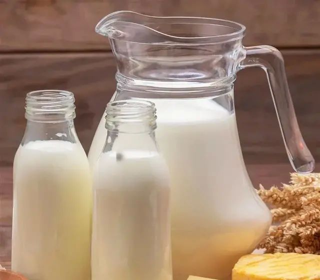 了解牛奶中的营养成分，喝出健康好身体