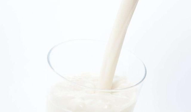 鲜牛奶的营养价值，纯牛奶和鲜牛奶有何区别,哪个营养价值更高?图7