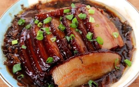大厨教你怎么做梅菜扣肉肥而不腻