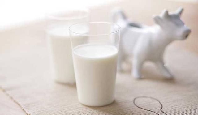 过期牛奶怎么处理，过期的牛奶怎么处理不浪费?图9