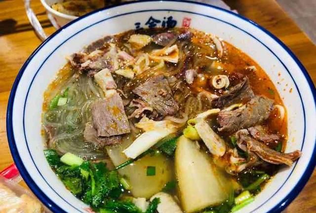 我国湖南的“争议很大”的5大美食，当地人吃不腻，外地人直拒绝