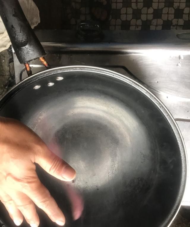 教钓鱼的大湿们做鱼，做鱼尽情的享受生活