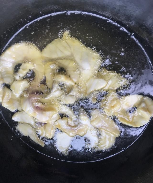 教钓鱼的大湿们做鱼，做鱼尽情的享受生活