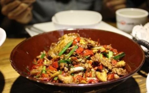湖南最出名的菜是剁椒鱼头、辣椒炒肉，排名第三的是什么菜呢