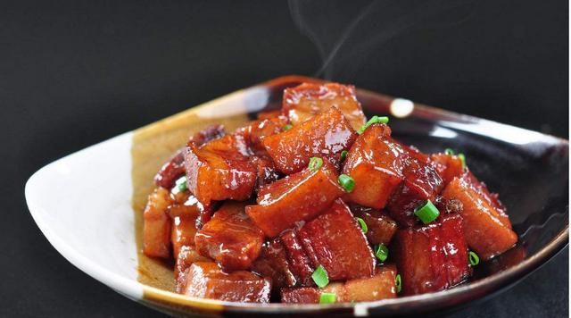 湖南最出名的菜是剁椒鱼头、辣椒炒肉，排名第三的是什么菜呢图7