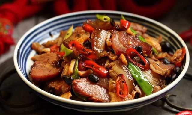 湖南最出名的菜是剁椒鱼头、辣椒炒肉，排名第三的是什么菜呢图8