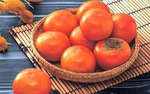 最近柿子上市了,柿子酒怎么酿制呢